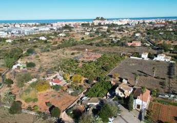Rustikale Finca mit Brunnen, 6200 m² Land und nahe an Denia