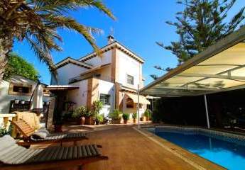 Exklusive Villa mit 6 Schlafzimmern und beheiztem Privatpool