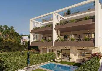 Appartements mit 3 Schlafzimmern, 3 Bädern, Fußbodenheizung in Bädern, Klimaanlage und Gemeinschaftspool nur 300 m vom Strand