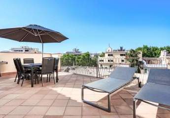 Stilvolle Wohnung mit großer privater Terrasse im Herzen der Altstadt von Mallorca zu verkaufen