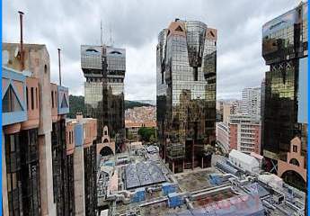 ***4-Zimmer Eigentumswohnung in Torres des Amoreiras mit Blick auf die Stadt Lissabon***