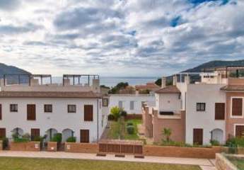 Mallorca modernes Reiheneckhaus mit Garten in Camp de Mar zu verkaufen
