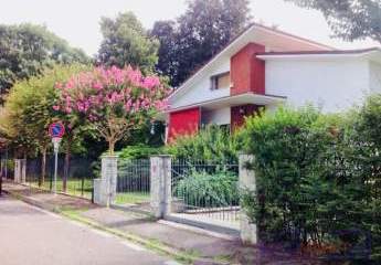 Fantastische Villa mit Gartenparadies