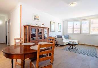 Mallorca neu renoviertes, grosszügiges Apartment in bester Lage 100 m vom Strand zu verkaufen