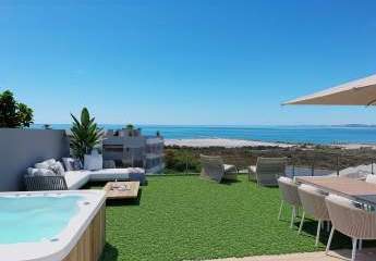 Penthouse-Wohnungen mit 3 Schlafzimmern, 2 Bädern, Vorinstallation Klimaanlage, Kfz-Stellplatz und Meerblick nur 100 m vom Strand