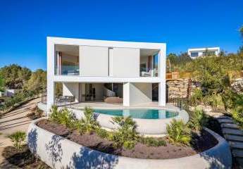 Luxusvilla mit 3 Schlafzimmern, 3 Bädern, Gäste-WC und Privatpool im exklusiven Las Colinas Golf Resort