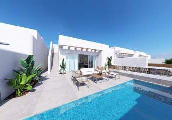 Wunderschöne eingeschossige Villen mit 3 Schlafzimmern, 2 Bädern, Dachterrasse, Privatpool und Kfz-Stellplatz