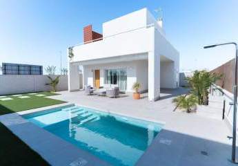Bezugsfertige moderne Villa mit Meerblick, komplett möbliert