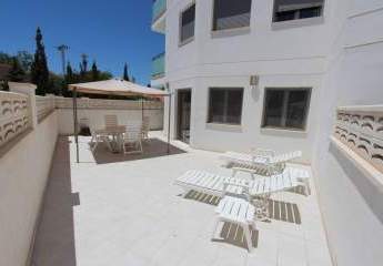 Erdgeschoss-Wohnung mit 1 Schlafzimmer, 1 Bad, sehr großer Terrasse und Gemeinschaftspool nur 400 m vom Strand