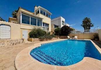 Mediterrane Villa mit 2 Schlafzimmern, 2 Bädern, Privatpool und fantastischem Ausblick