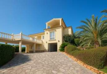 Villa in La Sella mit 4 Schlafzimmern, 4 Bädern, Touristenlizenz sowie Golf- und Meerblick