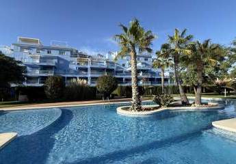 Wohnung mit 2 Schlafzimmern, 2 Bädern, Tiefgaragenstellplatz und Gemeinschaftspool