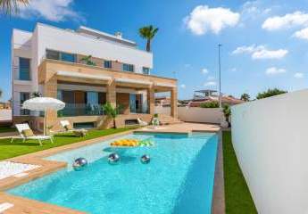 Schöne Villa mit Pool möbeliert