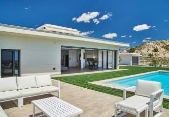 Moderne Luxusvilla mit 4 Schlafzimmern, 4 Bädern, Privatpool und atemberaubendem Ausblick
