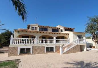 Große renovierte Villa nur 2 km vom Meer entfernt