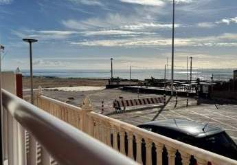 Appartement mit 2 Schlafzimmern, 1 Bad und Vermietlizenz in erster Linie am Strand