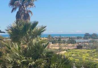 Villa mit Gästehaus, Privatpool und fantastischem Meerblick