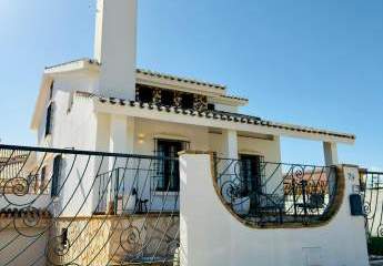 Große spanische Villa mit Keller