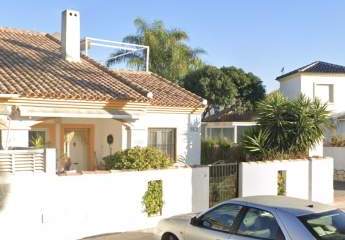 Tolle Doppelhaushälfte mit 3 Schlafzimmern und 2 Bädern