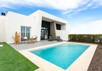 Doppelhaushälften mit 3 Schlafzimmern, 2 Bädern, Dachterrasse, Klimaanlage und Privatpool in der wunderschönen Golfanlage La Finca Resort
