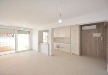 Renoviertes Appartement mit 3 Schlafzimmern, 1 Bad und Meerblick nur 150 m vom Strand