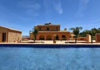 Traumhaftes Finaanwesen mit großem Grundstück und 100% Privatsphäre nahe Denia, Oliva, Javea.