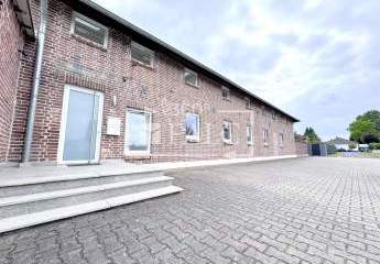 Moderne Büroeinheit in historischer Backsteinarchitektur