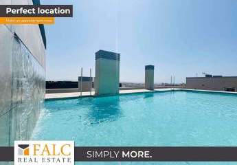 „Wohnen mit Stil – Pool, Blick & Parkplatz inklusive“