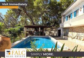 Charmante mit Villa Meerblick und Pool