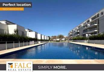 Attraktives Reihenhaus mit Pool – Leben in Strandnähe