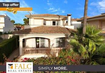 Exklusives Wohnhaus mit separater Einheit – nur wenige Schritte vom Meer entfernt!