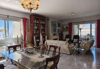 Sonnige Villa mit herrlichem Meerblick in San Agusti, Palma de Mallorca.