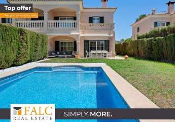 Mediterrane Doppelhaushälfte mit Pool und Garten in Puig de Ros