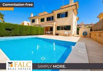 Familientraum in Puig de Ros: 200 m² Stadthaus mit Pool, Keller & Parkplatz