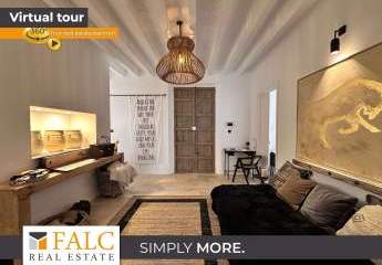 Stilvolles Stadthaus mit Patio, Pool & Dachterrasse in Ses Salines.