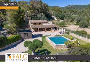 Wunderschöne Finca mit Bergsicht und Pool