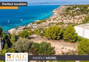 Hervorragendes erste Meereslinie-Grundstück in Puig de Ros