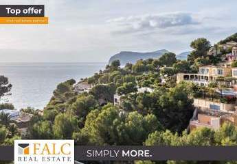 Renovierte Meerblick-Villa mit Pool und Strandzugang