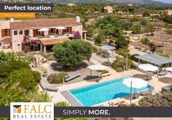 Finca mit Meerblick und Ferienvermietlizenz in S'Espinagar