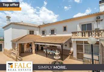 Traditionelle Villa mit Pool und Strandnähe in Arenal