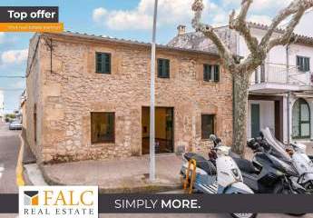 Renoviertes Stadthaus mit Ladenlokal in Meeresnähe in Puerto Pollensa