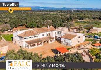 Beeindruckende Finca mit landwirtschaftlicher Lizenz in LLoret de Vistalegre