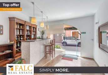 Charmantes Stadthotel mit Innenhof und Pool in Sineu