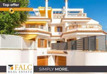 Reihenhaus in Strandlage mit mehreren Terrassen