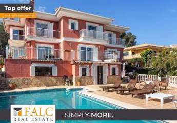 Villa mit Pool in der Nähe des Strandes in Palmanova