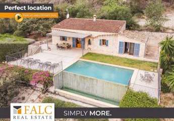 Exklusive Villa mit Infinity-Pool großer Terrasse und traumhaftem Außenbereich