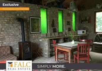 Saniertes Landanwesen mit Obstplantage, Ferienvermietung und kreativen Möglichkeiten