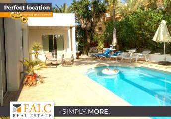 Modern wohnen auf einer Ebene – mit Pool und Dachterrasse