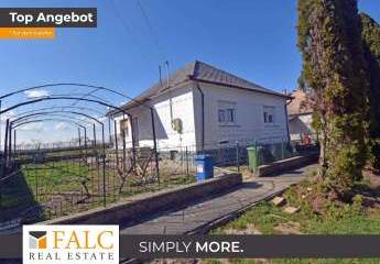 Teilrenoviertes Einfamilienhaus in ruhiger Lage