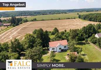 Renoviertes Herrenhaus mit großem Grundstück, ideal für Pferdebesitzer & Ruhesuchende